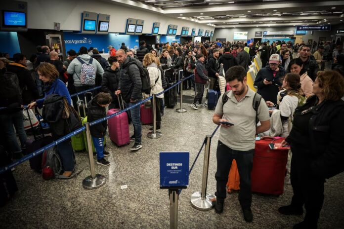 Nación denuncia a personal aeronáutico y de Intercargo por privación ilegitima de la libertad ejercida contra pasajeros