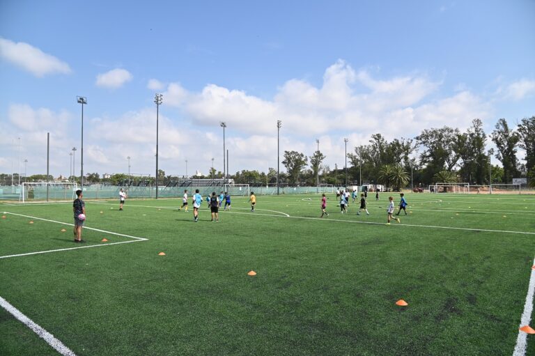 El óvalo central del Hipódromo suma canchas de fútbol y amplía su oferta deportiva