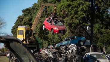 La provincia compactó más de 12 mil vehículos abandonados en comisarías y depósitos judiciales