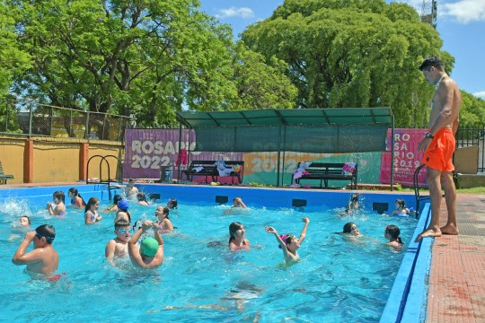 Agenda recreativa: un finde para disfrutar de las piletas municipales y los talleres deportivos en las colonias