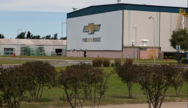 General Motors desvinculó a más de 300 empleados de su planta de Alvear