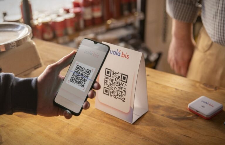 Impulsados por las promociones en los supermercados, se dispararon los pagos con QR en 2024