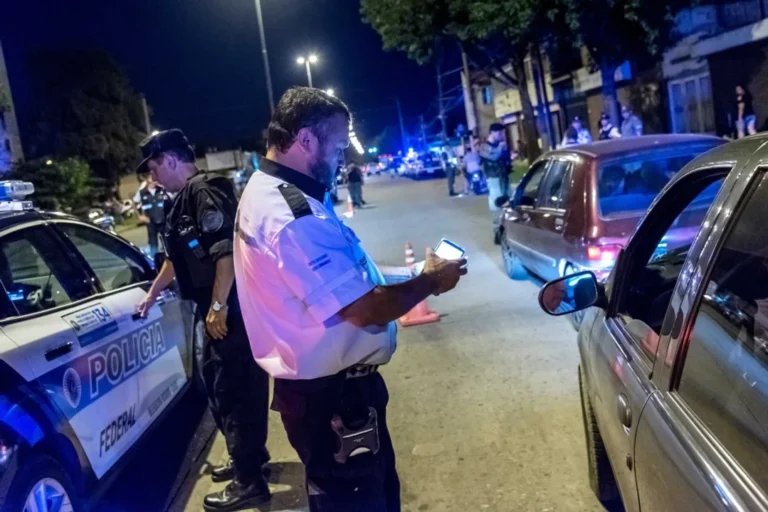 Buscan colocar cámaras corporales a 20 inspectores de tránsito
