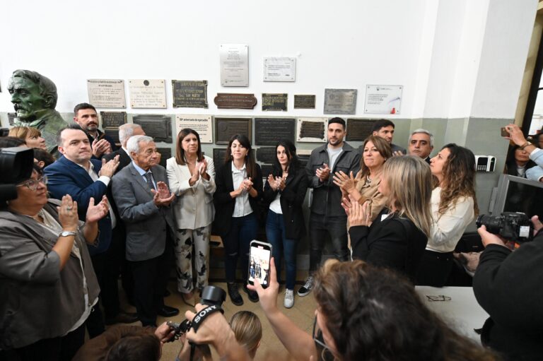 Miguel Lifschitz fue recordado con un emotivo acto en el Politécnico a cuatro años de su muerte