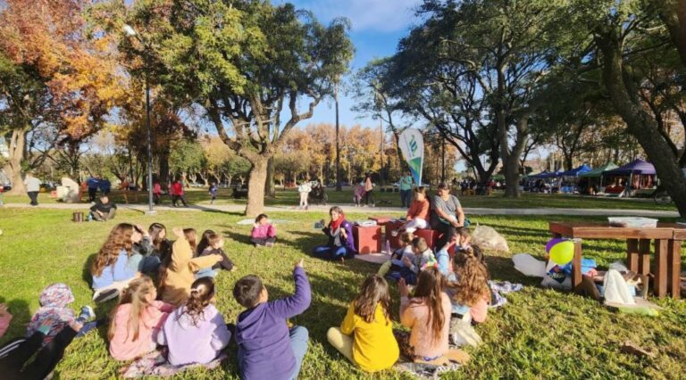 Se vivió un fin de semana de emprendedores y feria de libros en San Jerónimo Sud