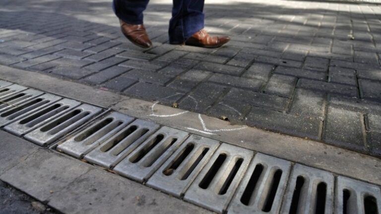 Alarma en pleno centro: hallaron más de 50 vainas servidas en Sarmiento al 700
