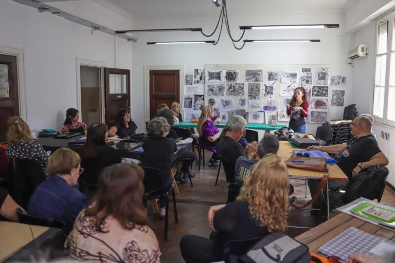 La UNR reabre la inscripción a los cursos para adultos mayores