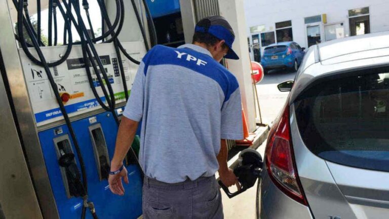 YPF vuelve a subir los combustibles en todo el país