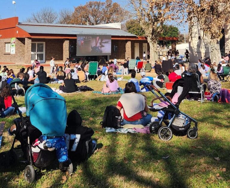 Con shows musicales, múltiples actividades y juegos San Jerónimo Sud disfruta de las vacaciones