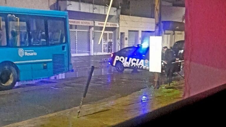 Atacaron a tiros a  un colectivo de la línea 110