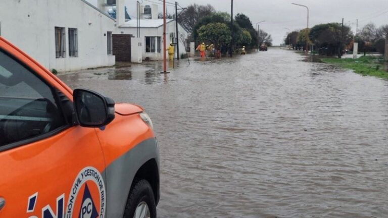Más de 270 milímetros en pocas horas: asisten a las localidades más golpeadas por la tormenta