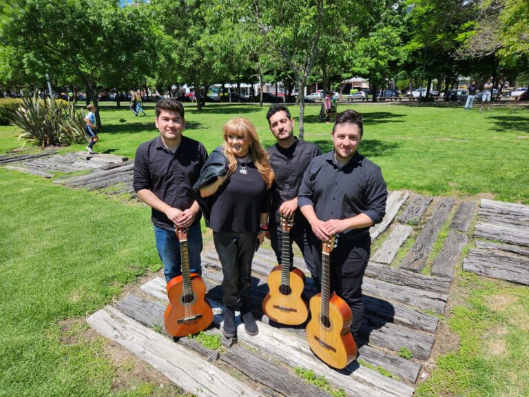 Los boleros más escuchados reviven en la voz y música de Malecón