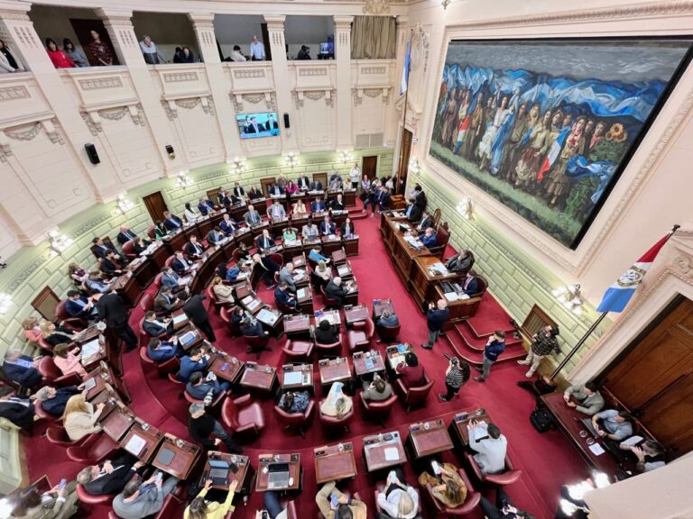 ATE Rosario alerta por el retroceso en la estabilidad del empleo público en la reforma constitucional santafesina