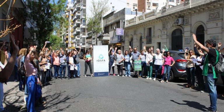 IOSFA: trabajadores y afiliados profundizan el plan de lucha ante el corte de prestaciones