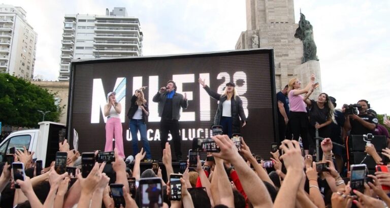 Milei pone fin a la campaña nacional de La Libertad Avanza en el Parque España