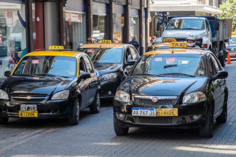 Taxistas piden una suba del 25% y el regreso a la tarifa plana