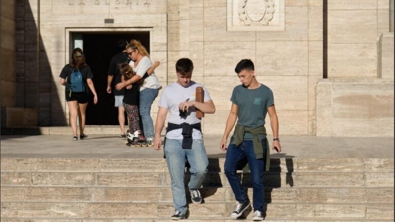 Rosario recibió más de 50 mil turistas y el fin de semana extra largo