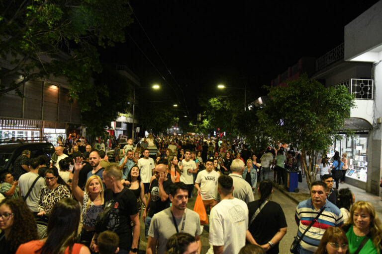 ‘‘Noche en mi Barrio’’: este viernes el ciclo despide la temporada en barrios Industrial y Echesortu