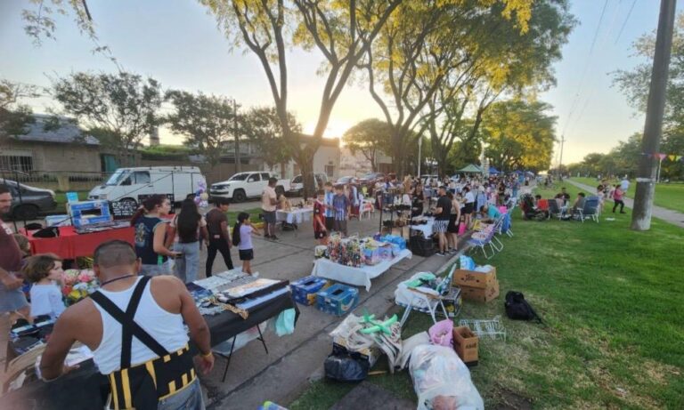Con Papá Noel y 45 feriantes, la Feria Navideña pasó por San Jerónimo