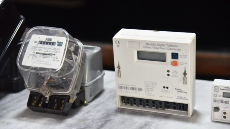 La EPE avanza en la compra de medidores inteligentes para hogares e industrias de Rosario: ¿qué ventajas tienen?