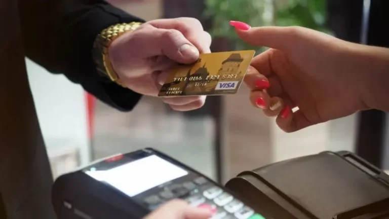 Verano 2026: guía para evitar las estafas con tarjetas y billeteras virtuales en las vacaciones