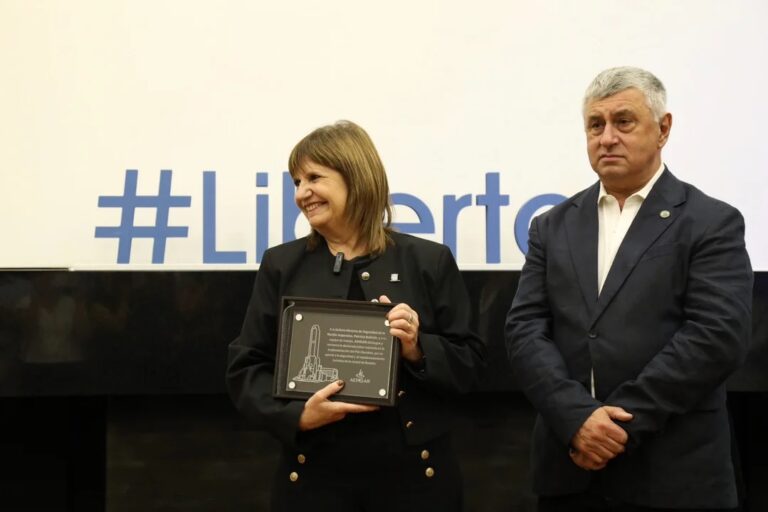 Bullrich dijo que la vuelta de Di María es el “símbolo” de la seguridad en Rosario