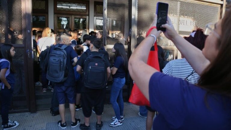 Goity: “El 98% de las escuelas están abiertas, las clases comenzaron”