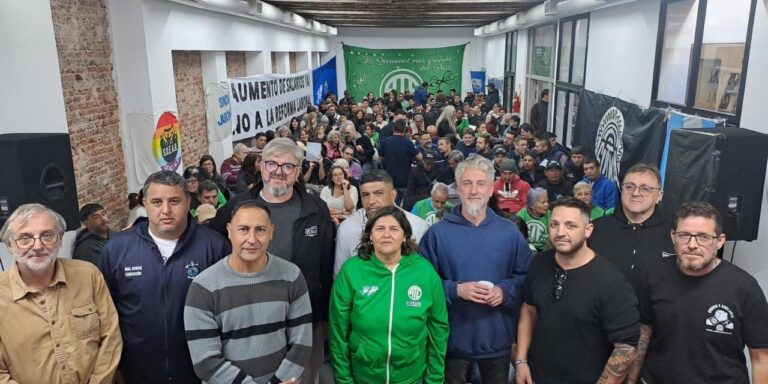 Más de 180 trabajadores debatieron en Rosario el programa del FreSU de cara al 1º de Mayo