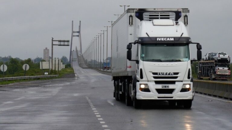 Comenzarán a cobrar peaje con sistema automático en el puente Rosario-Victoria: los valores desde este jueves