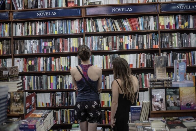 Este viernes vuelve Noche de Librerías con feria, actividades y promociones especiales