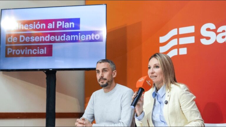 La Provincia presentó los detalles del plan de desendeudamiento para familias santafesinas: cómo funcionará