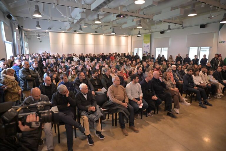 Multitudinario homenaje a Miguel Lifschitz en Rosario, a cinco años de su fallecimiento