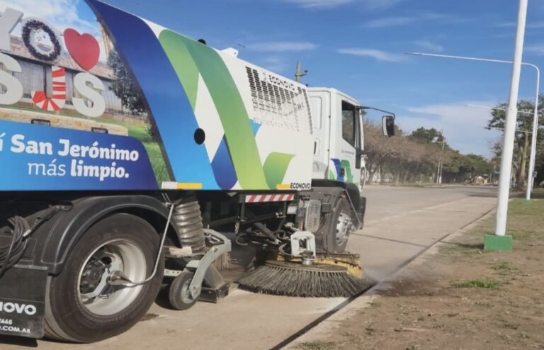 San Jerónimo Sud incorporó una moderna barredora para fortalecer el servicio de limpieza