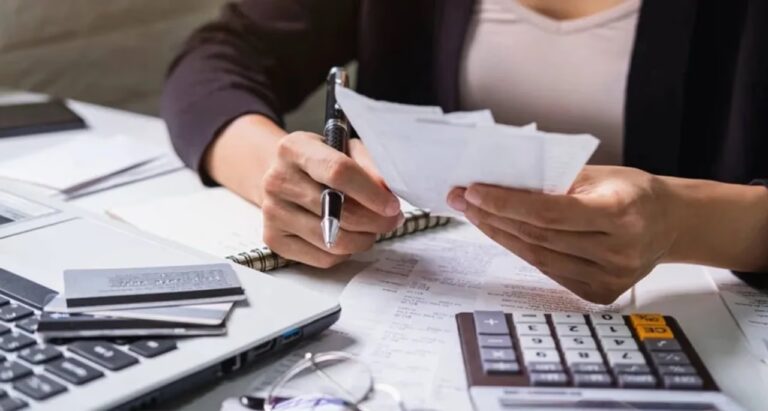 Proponen un sistema para proteger consumidores y frenar el sobreendeudamiento