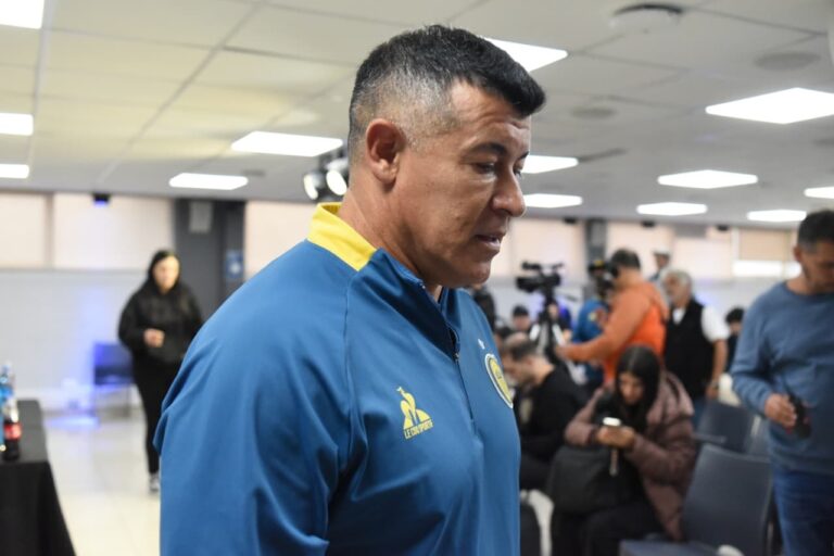 Este jueves habrá una conferencia de prensa donde se anunciaría que Almirón dejará de ser el entrenador de Central