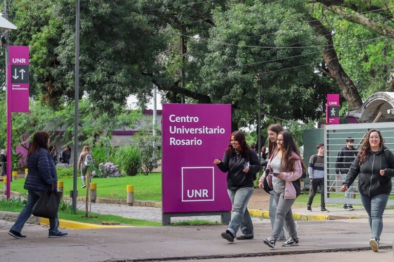 La UNR sigue entre las 4 universidades mejores del país