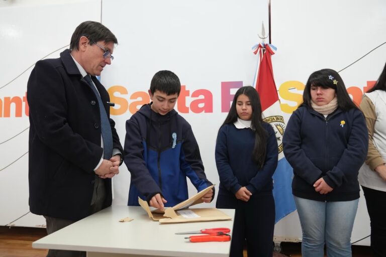 Provincia define la construcción de 30 aulas en escuelas de Rosario