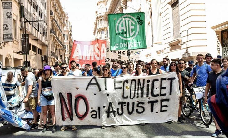 Crisis en el CONICET: científicos y trabajadores se movilizan en Rosario para denunciar el ajuste y exigir respuestas