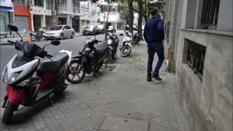 Aprueban estacionamiento de motos frente a obras en construcción de Rosario