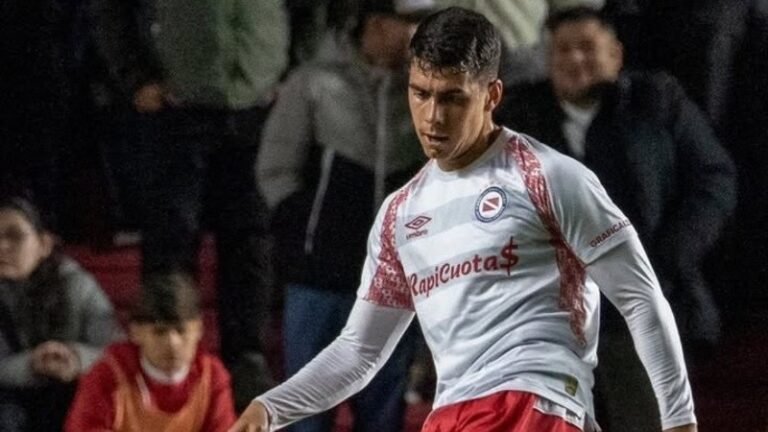 Newell’s abrochó la llegada de Lucas Gómez para reforzar el mediocampo