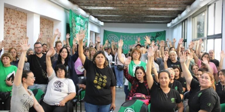 ATE Rosario rechazó por amplia mayoría la oferta salarial y reclama un paro provincial