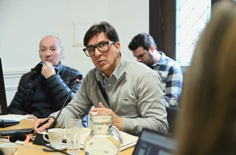 Gavira propone una campaña para prevenir el sobreendeudamiento por créditos digitales