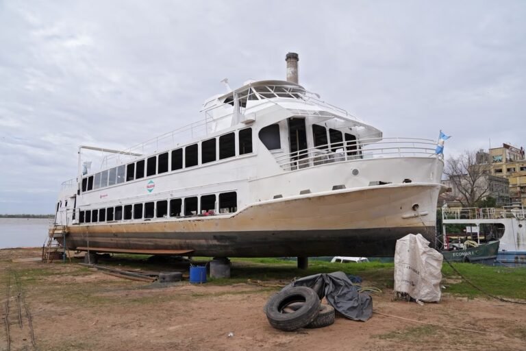 El Barco Ciudad de Rosario volvería a navegar antes de fin de año