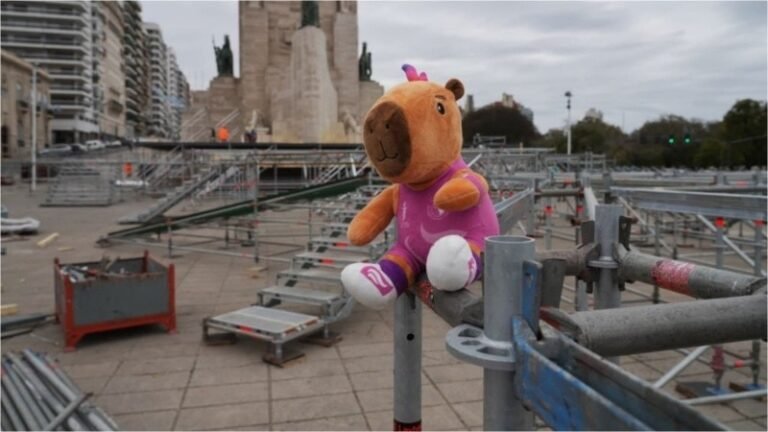 El Monumento a la Bandera ya se transforma para la gran apertura de los Juegos Suramericanos