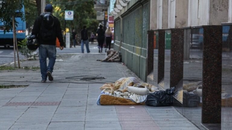 La pobreza alcanzó al 23% de la población en el Gran Rosario durante el primer semestre