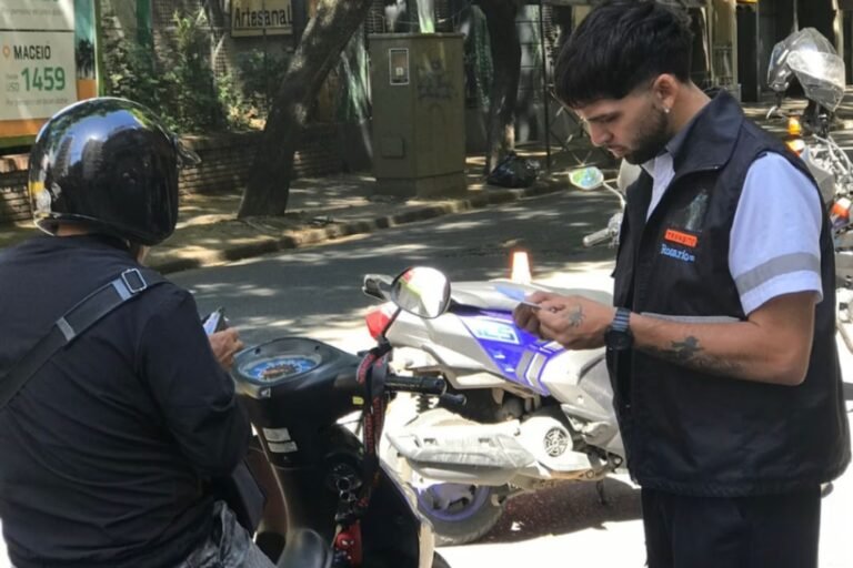 Proponen multas millonarias para motos con escapes libres